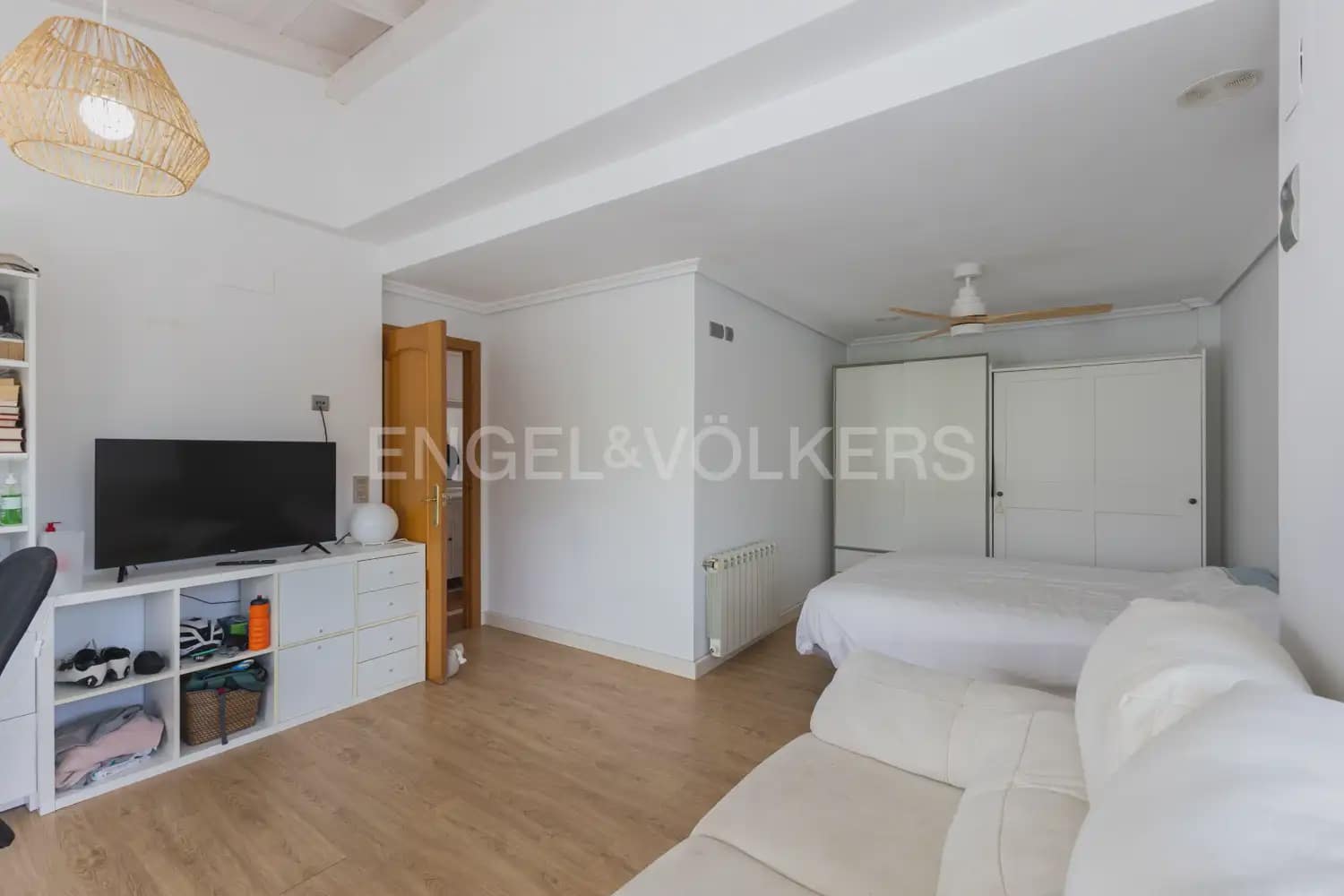 Chalet de 4 habitaciones en Oropesa  en venta con piscina garaje - 547.000 € (Ref: 9898102)