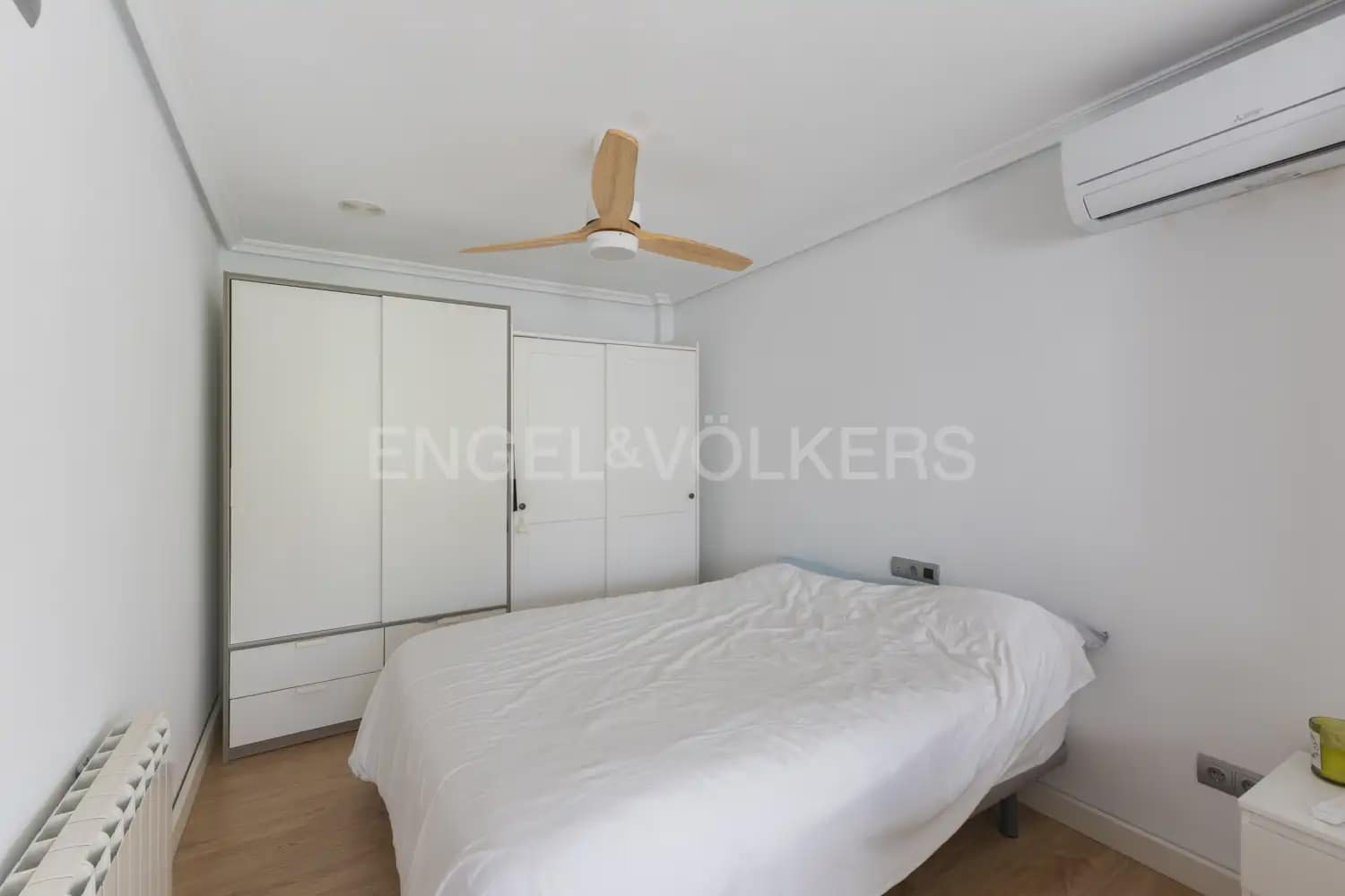 Chalet de 4 habitaciones en Oropesa  en venta con piscina garaje - 547.000 € (Ref: 9898102)