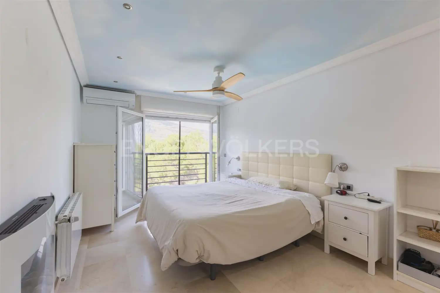 Chalet de 4 habitaciones en Oropesa  en venta con piscina garaje - 547.000 € (Ref: 9898102)