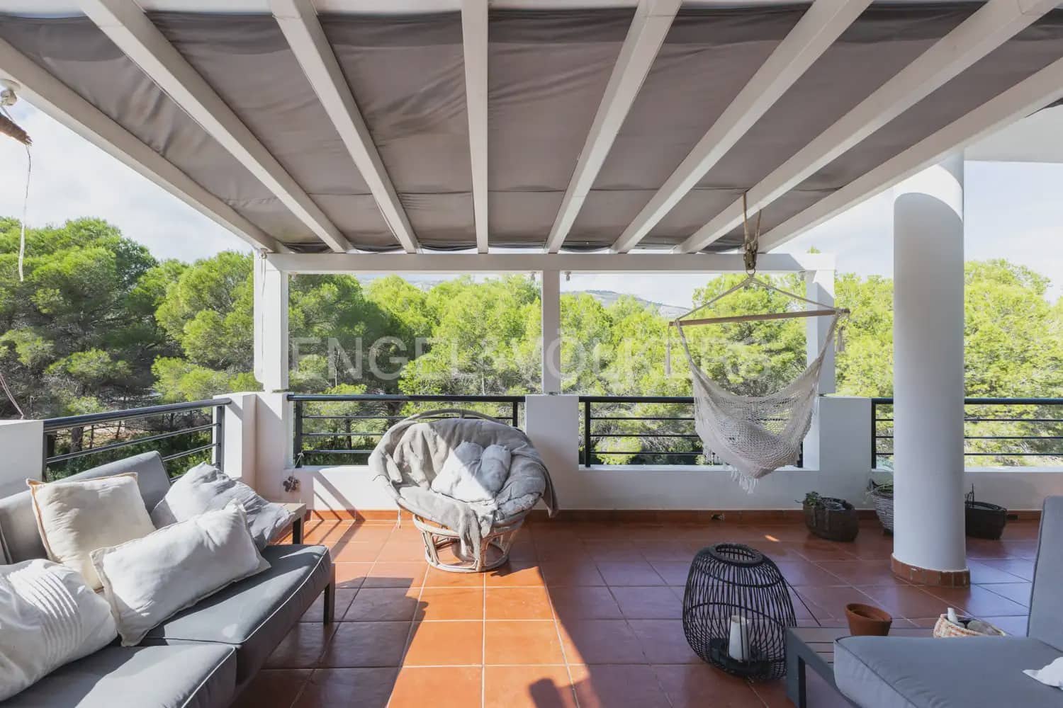 Chalet de 4 habitaciones en Oropesa  en venta con piscina garaje - 547.000 € (Ref: 9898102)
