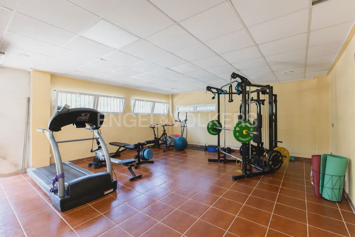 Chalet de 4 habitaciones en Oropesa  en venta con piscina garaje - 547.000 € (Ref: 9898102)
