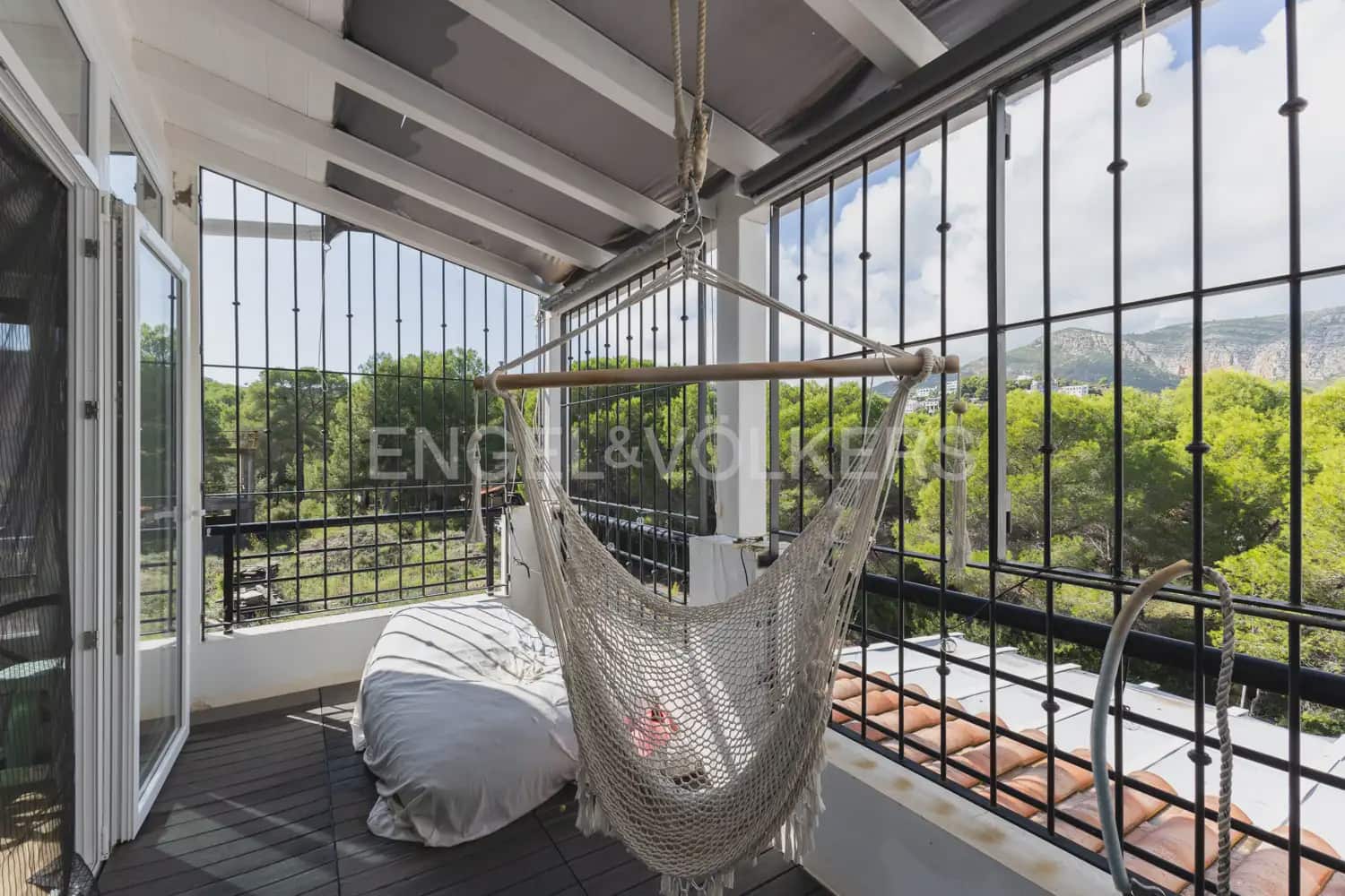 Chalet de 4 habitaciones en Oropesa  en venta con piscina garaje - 547.000 € (Ref: 9898102)