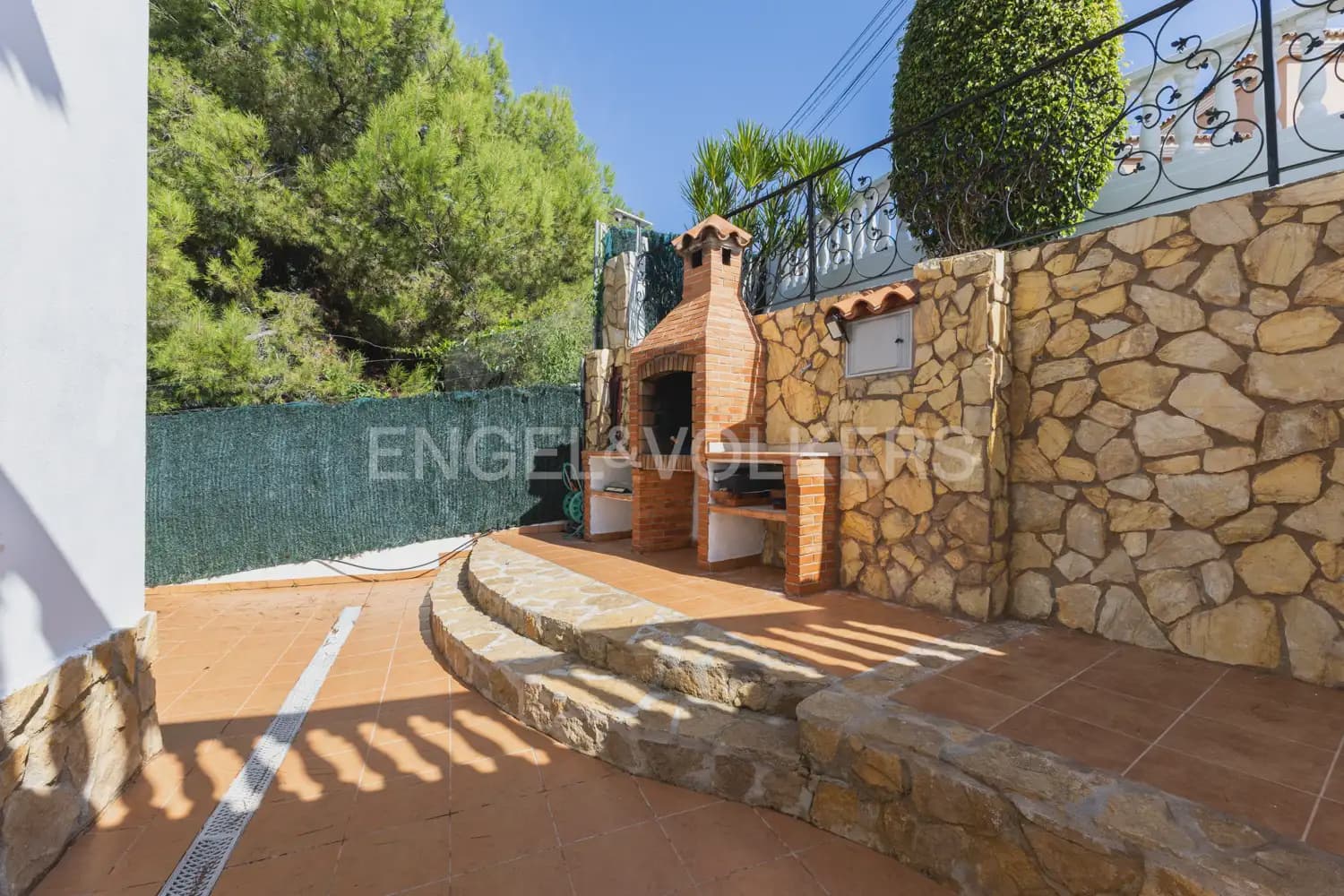 Chalet de 4 habitaciones en Oropesa  en venta con piscina garaje - 547.000 € (Ref: 9898102)