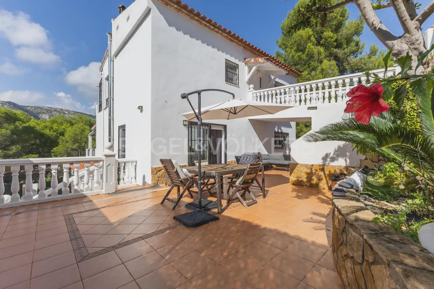 Chalet de 4 habitaciones en Oropesa  en venta con piscina garaje - 547.000 € (Ref: 9898102)