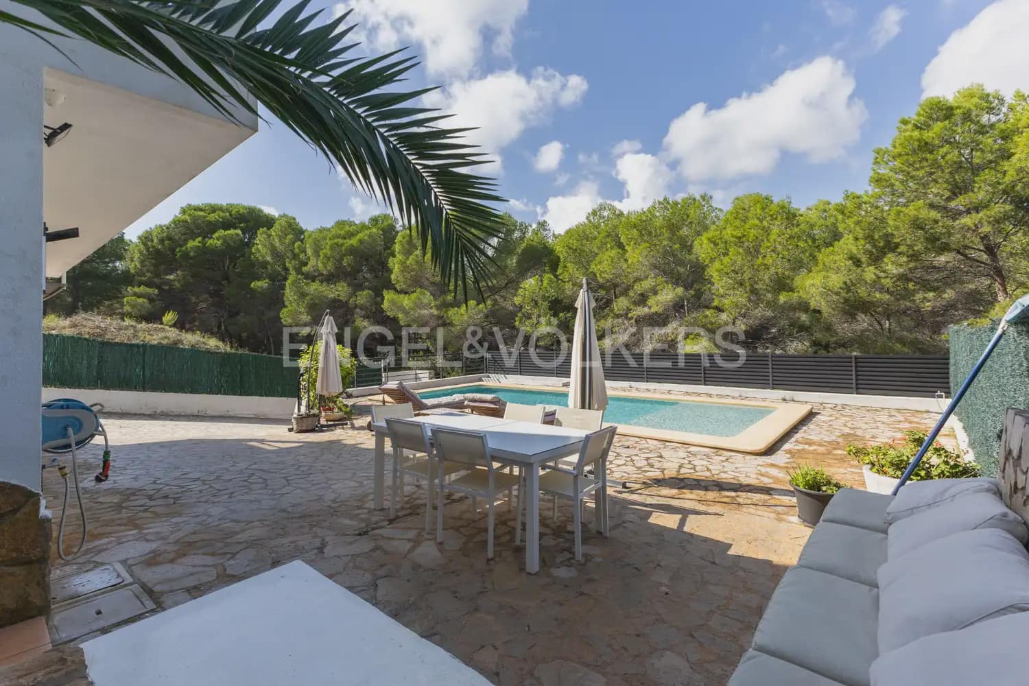 Chalet de 4 habitaciones en Oropesa  en venta con piscina garaje - 547.000 € (Ref: 9898102)