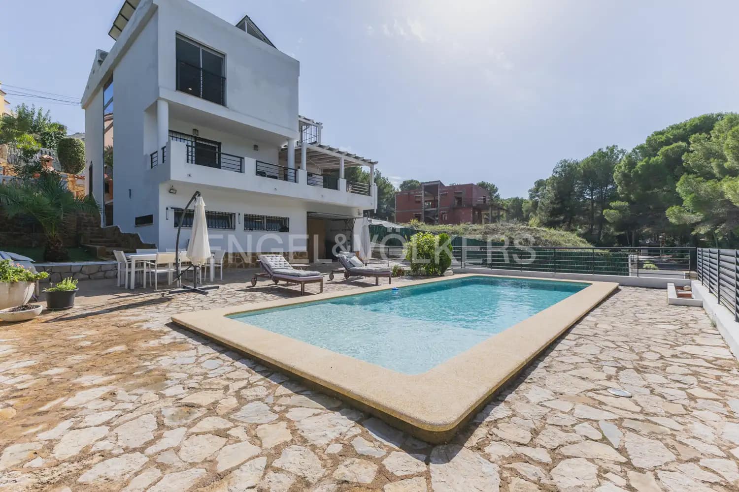 Chalet de 4 habitaciones en Oropesa  en venta con piscina garaje - 547.000 € (Ref: 9898102)