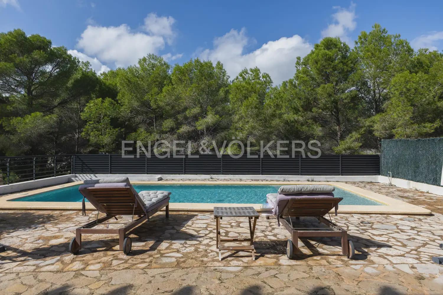 Chalet de 4 habitaciones en Oropesa  en venta con piscina garaje - 547.000 € (Ref: 9898102)