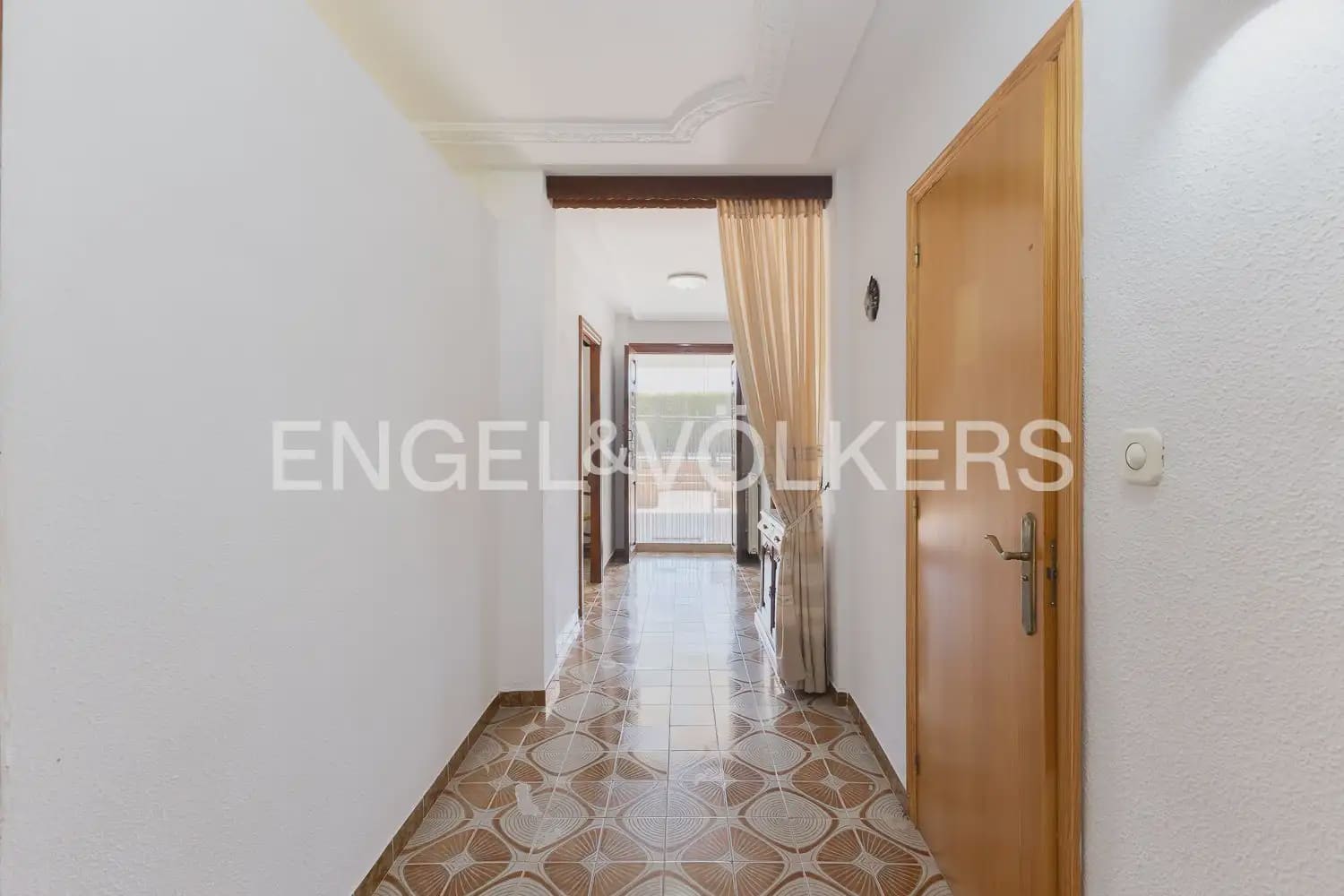 3 bedroom Bungalow for rent in Sagunto / Sagunt with garage - € 1,200 (Ref: 9898106)