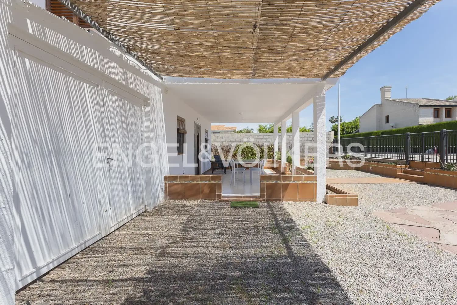 3 bedroom Bungalow for rent in Sagunto / Sagunt with garage - € 1,200 (Ref: 9898106)