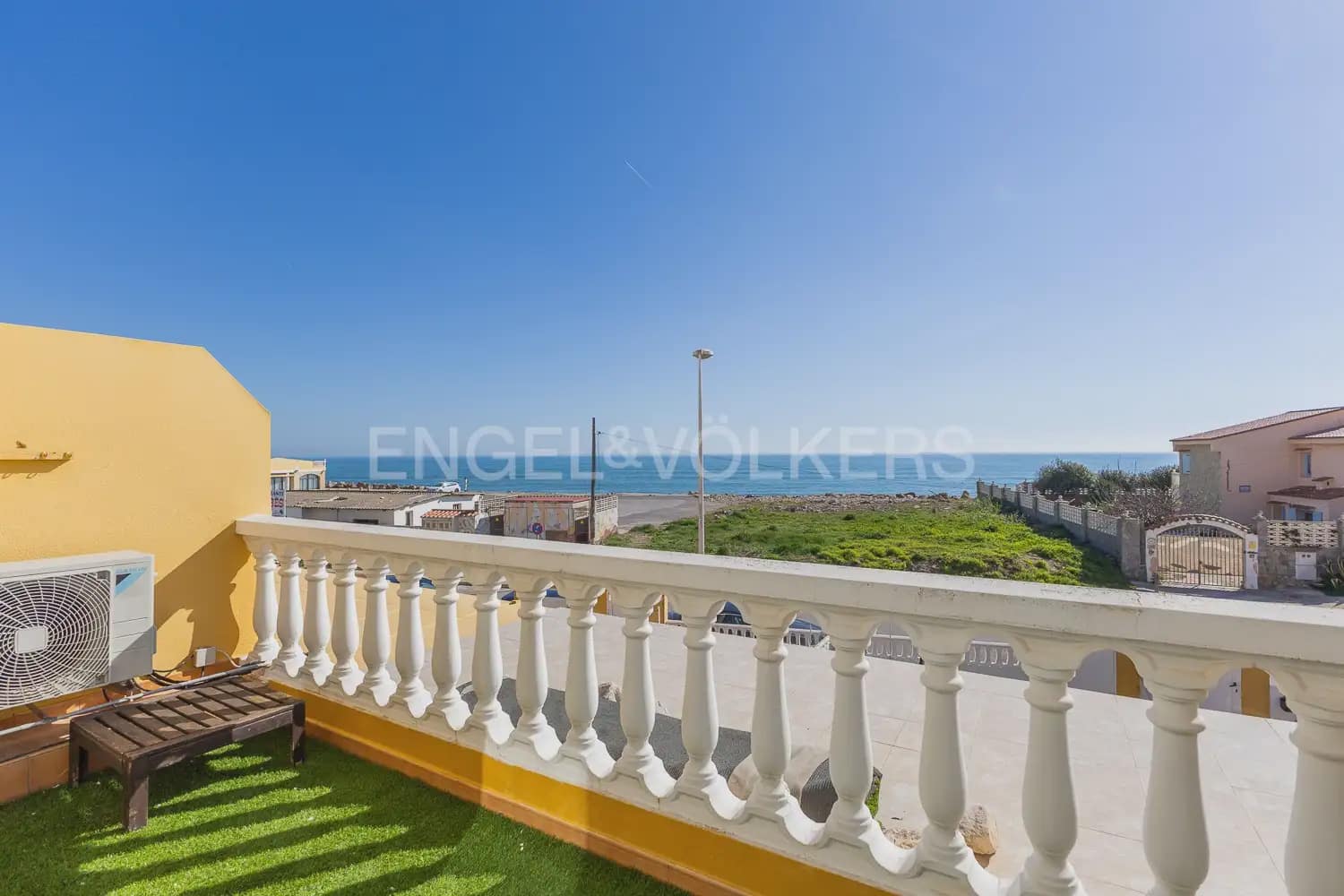 4 bedroom Terraced Villa for rent in Cullera with pool garage - € 4,500 (Ref: 9898108)
