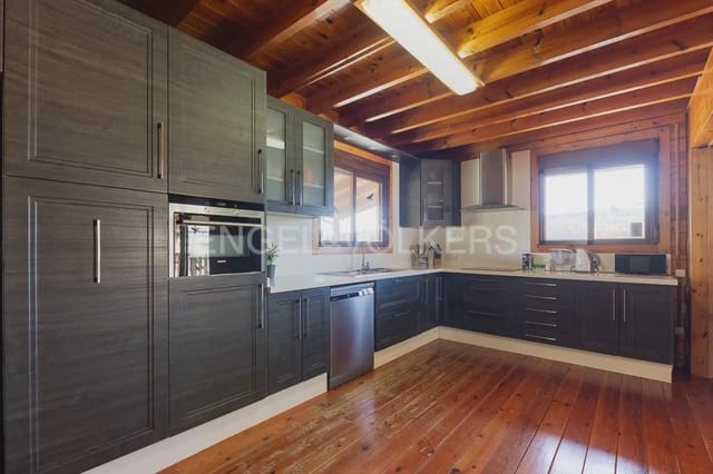 3 slaapkamer Finca/Landhuis te koop in Montserrat - € 375.000 (Ref: 9898109)