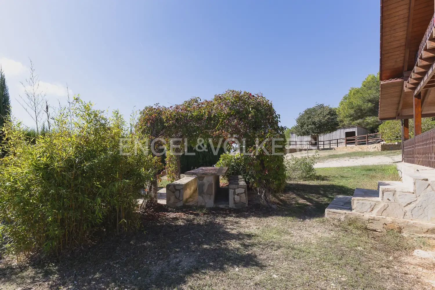 3 bedroom Finca/Country House for sale in Montserrat - € 375,000 (Ref: 9898109)