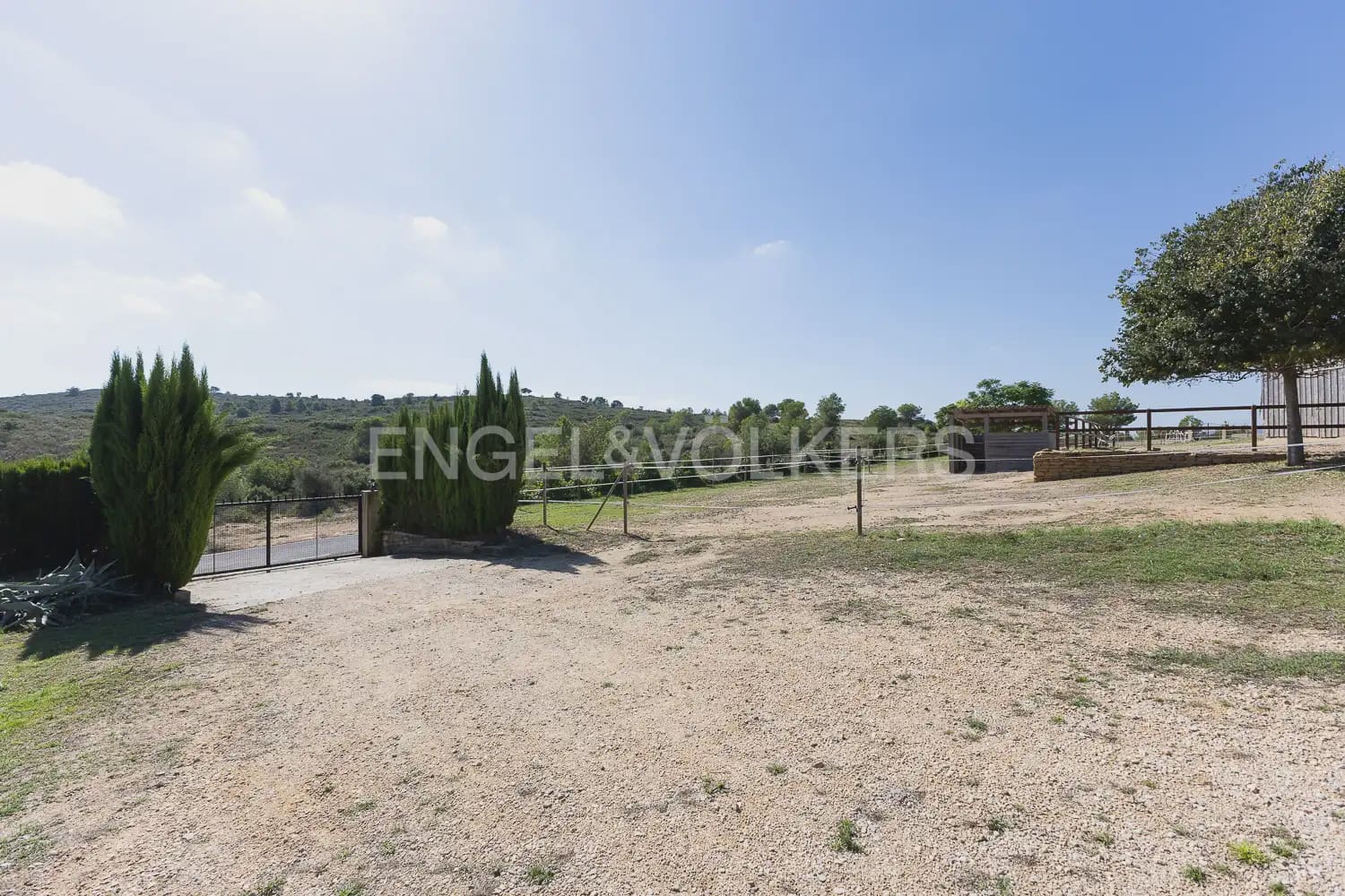 3 bedroom Finca/Country House for sale in Montserrat - € 375,000 (Ref: 9898109)