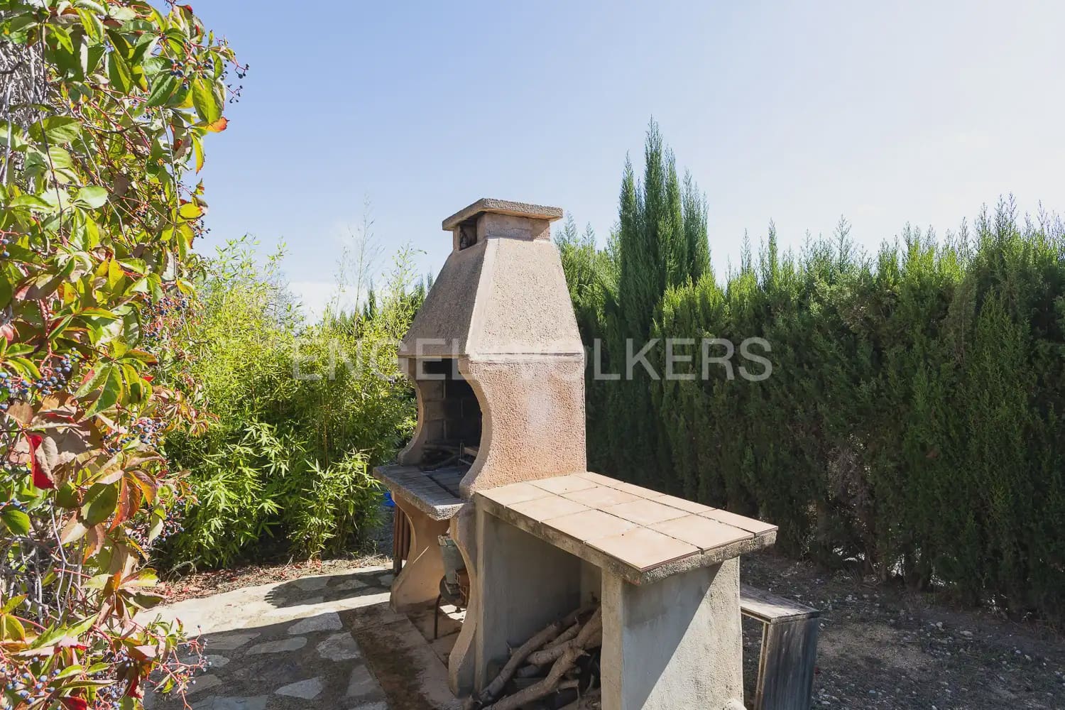 3 bedroom Finca/Country House for sale in Montserrat - € 375,000 (Ref: 9898109)