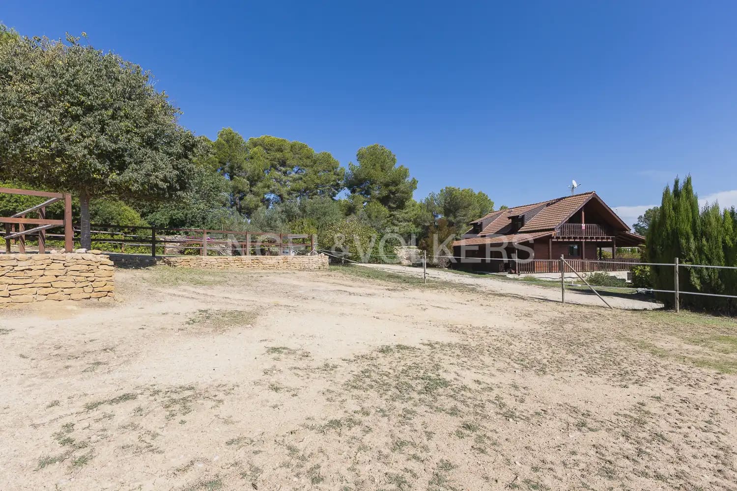 3 bedroom Finca/Country House for sale in Montserrat - € 375,000 (Ref: 9898109)