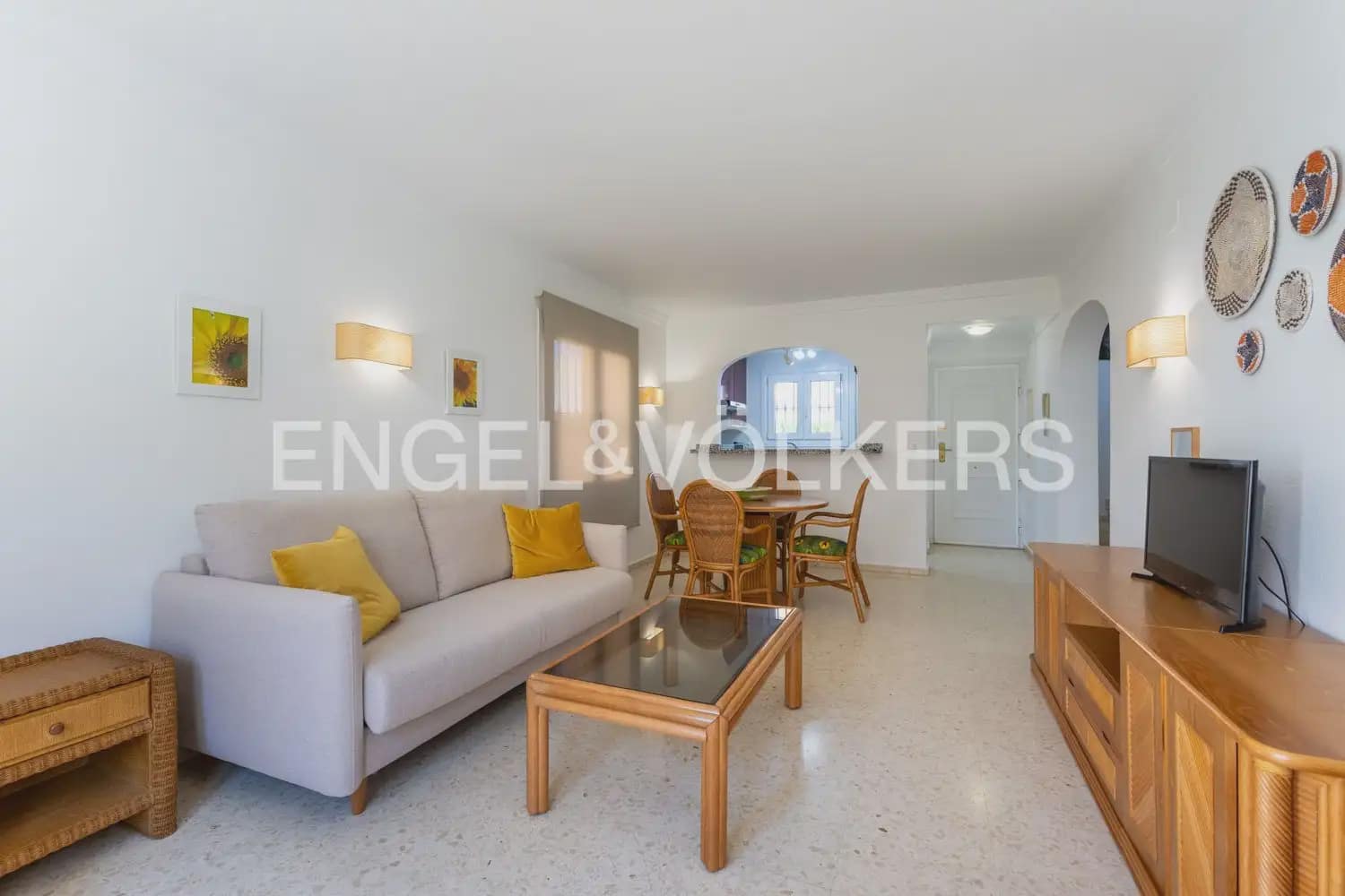 2 bedroom Terraced Villa for rent in Oliva with pool - € 1,500 (Ref: 9898110)
