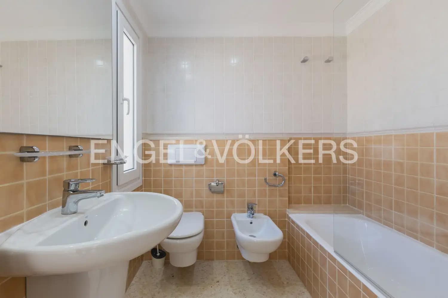 2 bedroom Terraced Villa for rent in Oliva with pool - € 1,500 (Ref: 9898110)