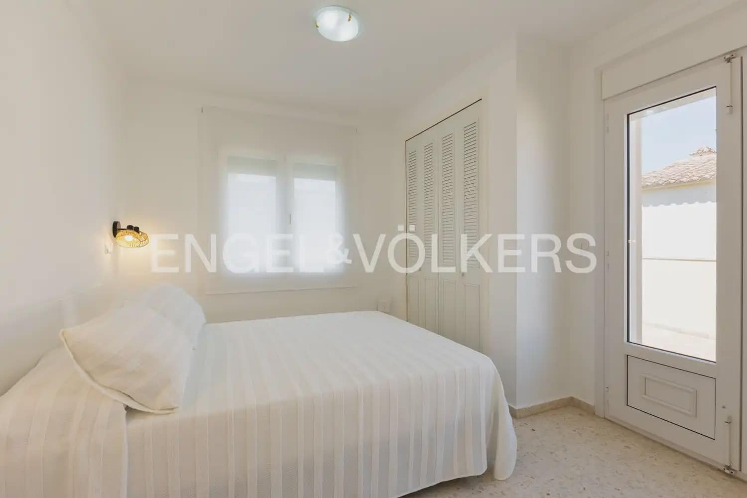 2 bedroom Terraced Villa for rent in Oliva with pool - € 1,500 (Ref: 9898110)