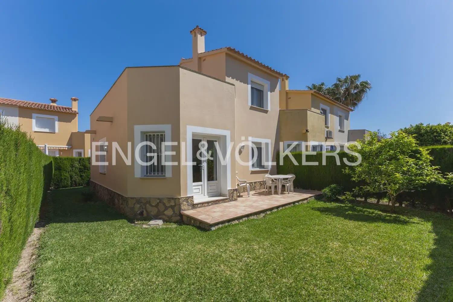 2 bedroom Terraced Villa for rent in Oliva with pool - € 1,500 (Ref: 9898110)