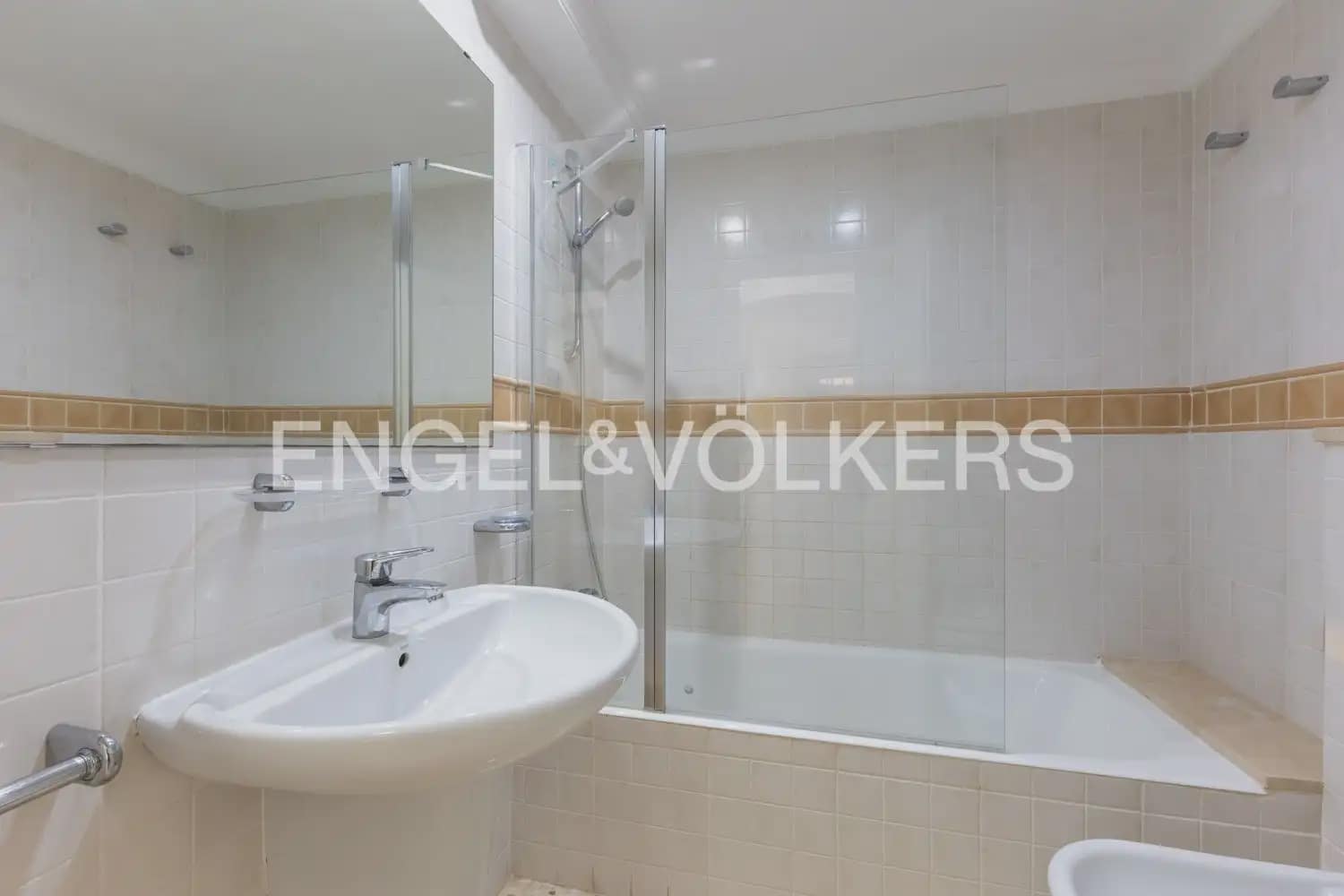 2 bedroom Terraced Villa for rent in Oliva with pool - € 1,500 (Ref: 9898110)