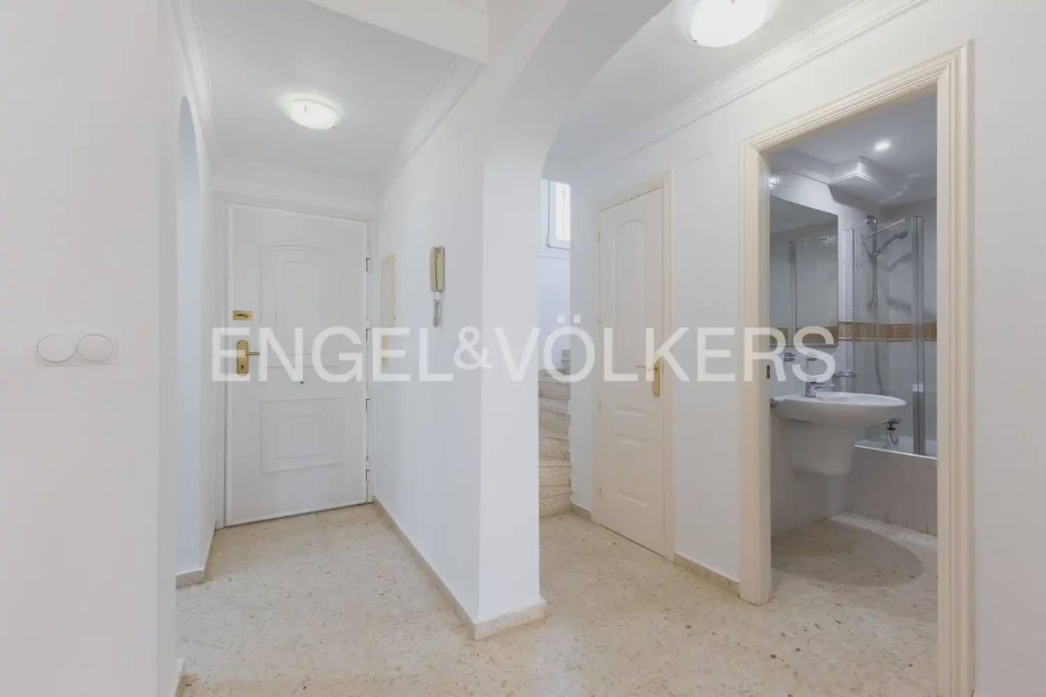 2 bedroom Terraced Villa for rent in Oliva with pool - € 1,500 (Ref: 9898110)