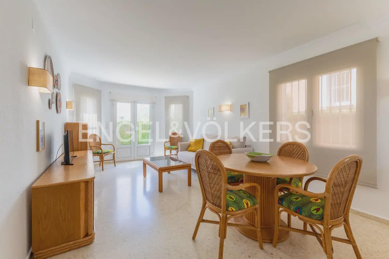 2 bedroom Terraced Villa for rent in Oliva with pool - € 1,500 (Ref: 9898110)