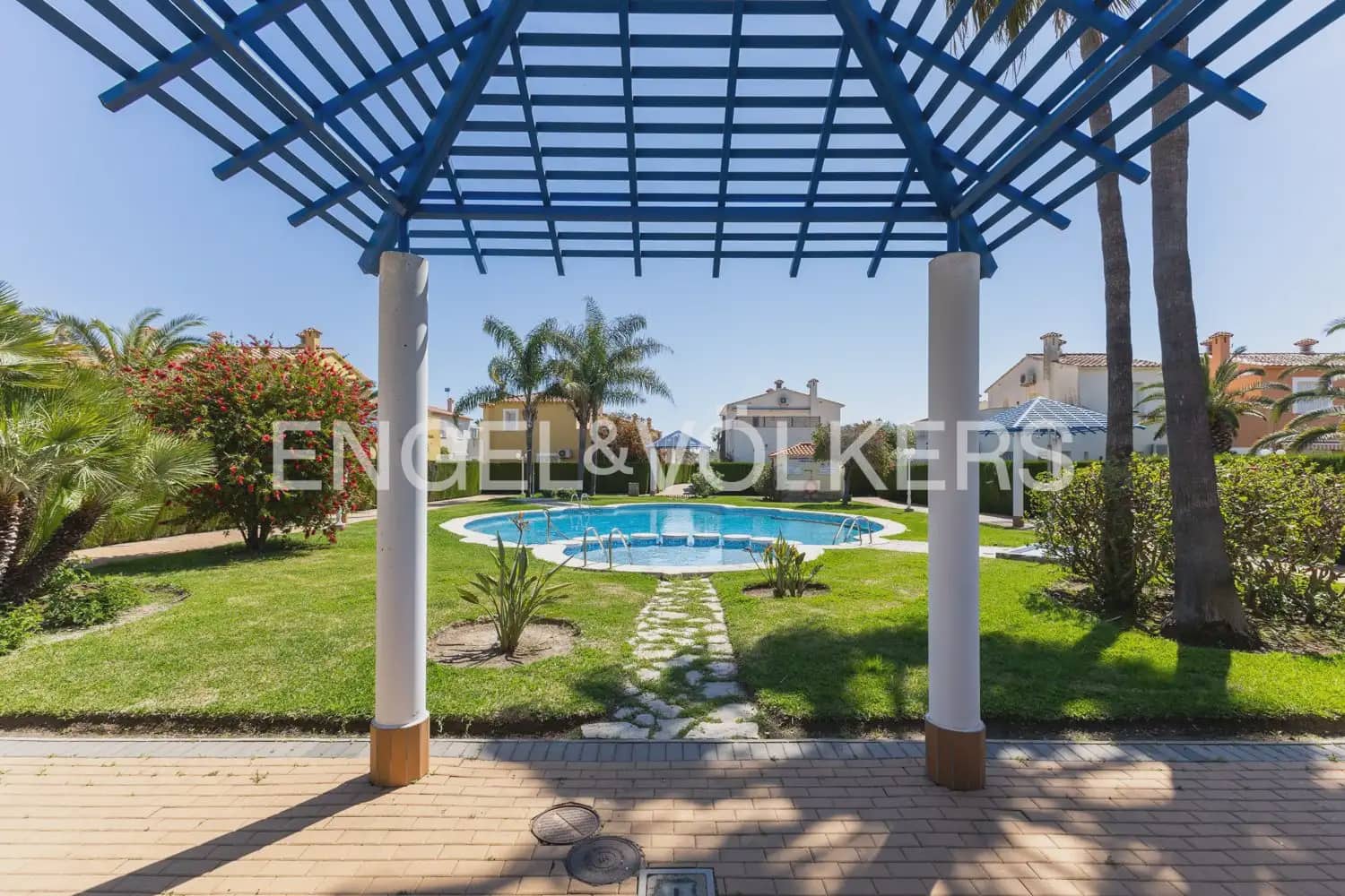 2 bedroom Terraced Villa for rent in Oliva with pool - € 1,500 (Ref: 9898110)