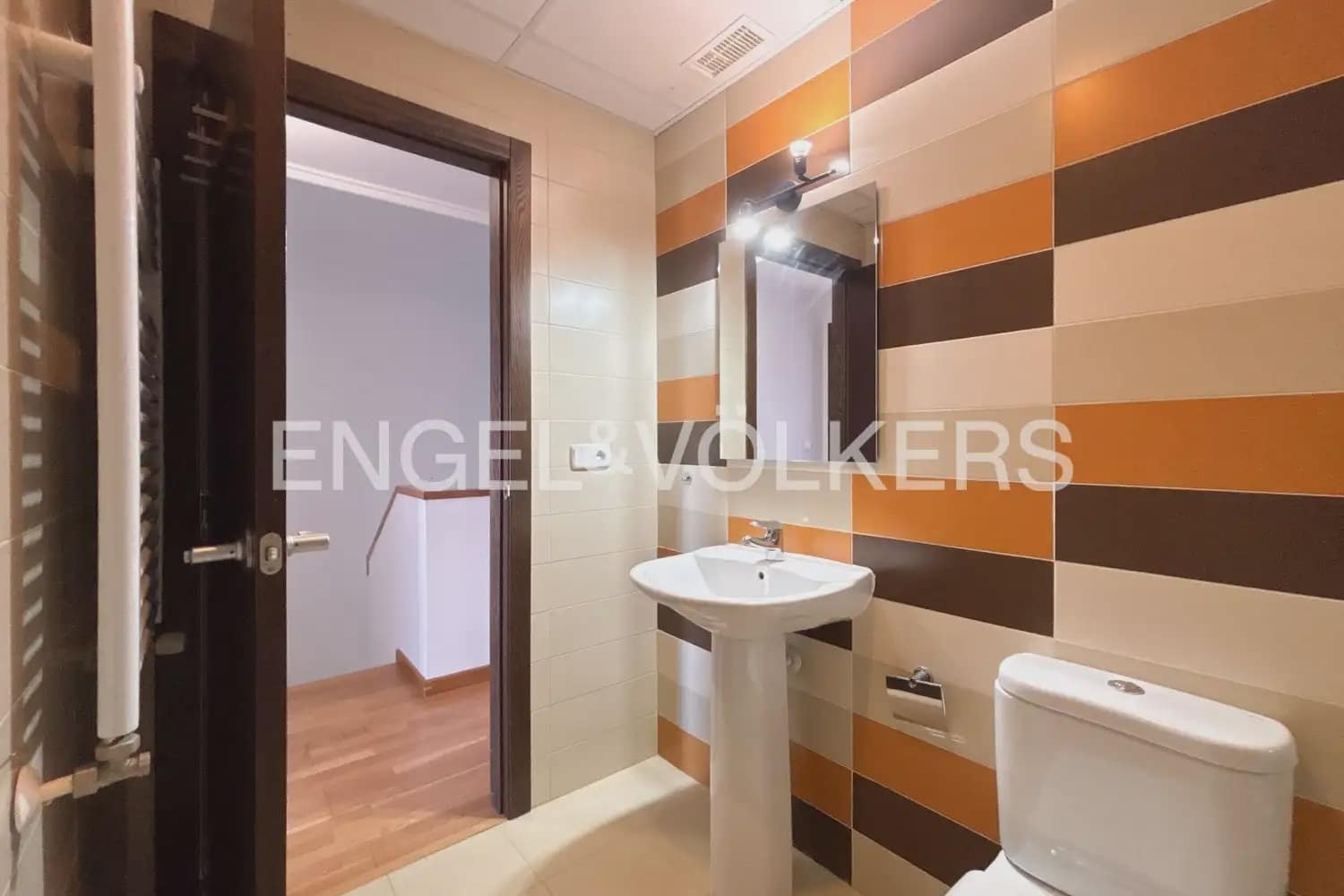 3 slaapkamer Rijtjeshuis te huur in Betera met zwembad garage - € 2.300 (Ref: 9898111)