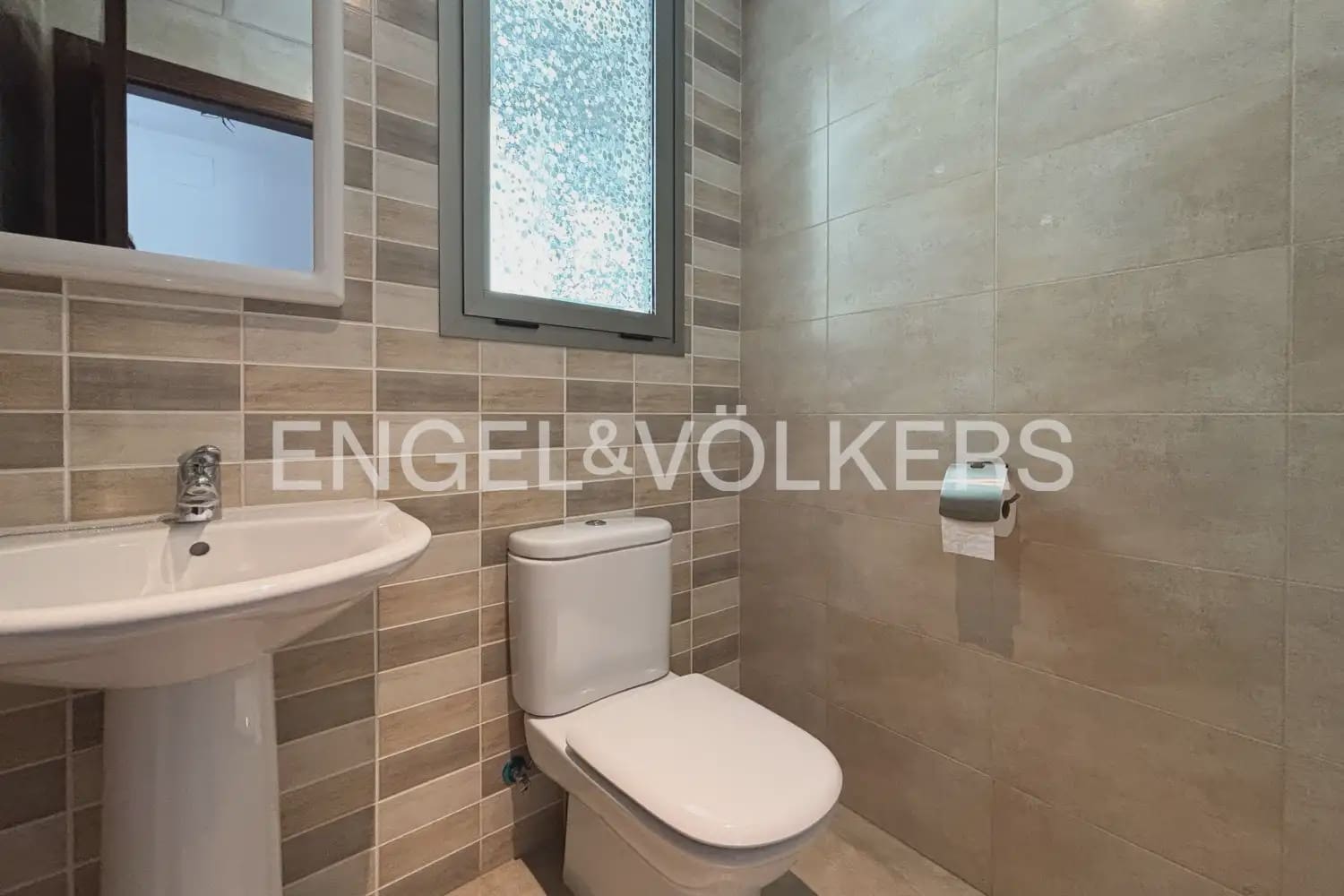 3 slaapkamer Rijtjeshuis te huur in Betera met zwembad garage - € 2.300 (Ref: 9898111)
