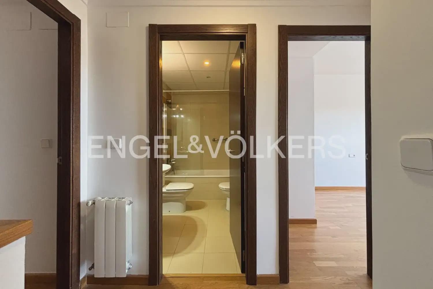 3 slaapkamer Rijtjeshuis te huur in Betera met zwembad garage - € 2.300 (Ref: 9898111)