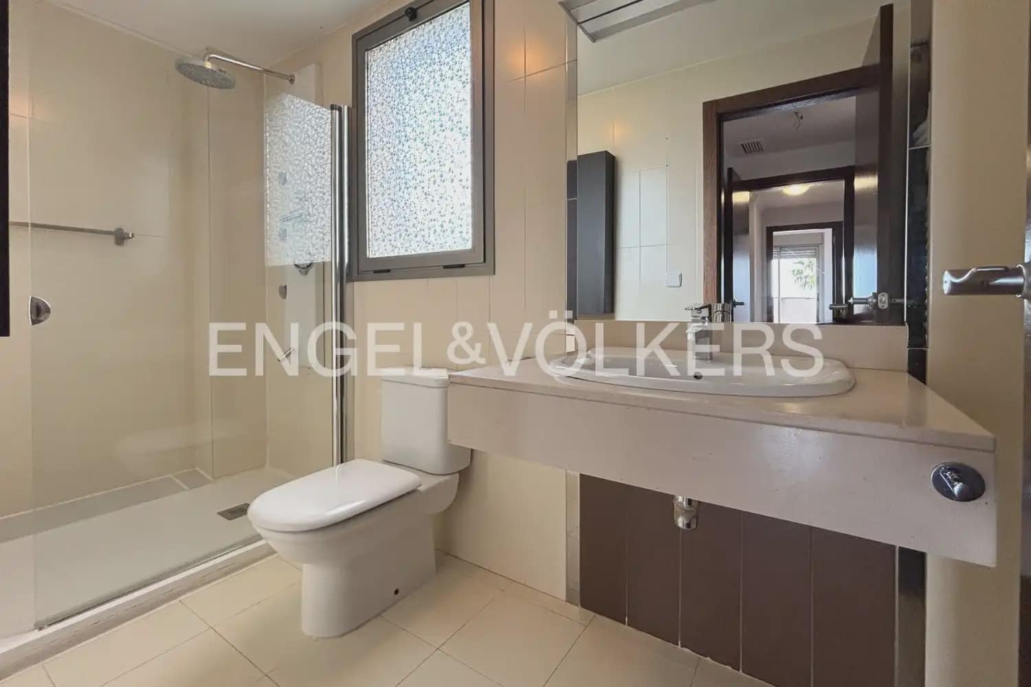3 slaapkamer Rijtjeshuis te huur in Betera met zwembad garage - € 2.300 (Ref: 9898111)
