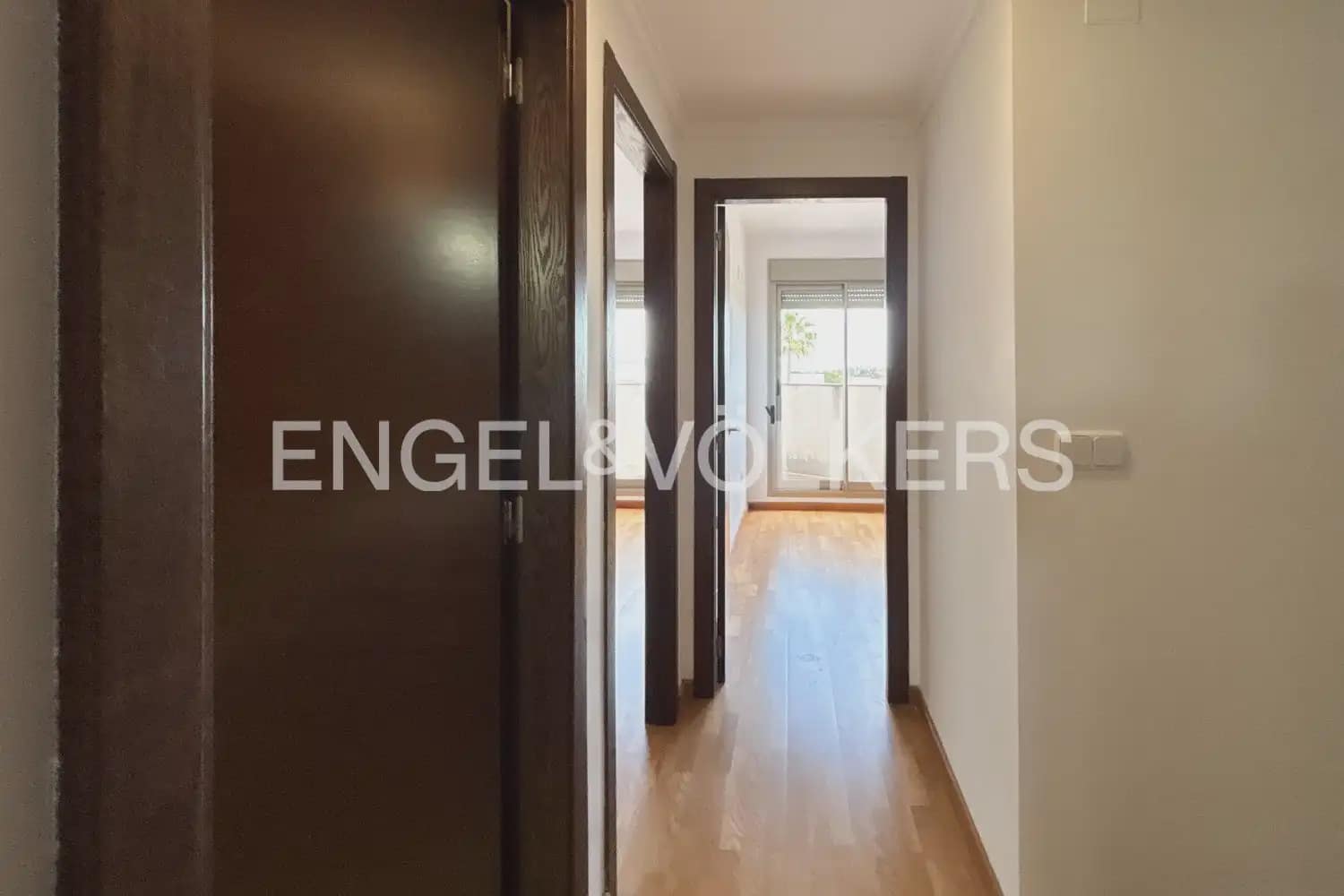 3 slaapkamer Rijtjeshuis te huur in Betera met zwembad garage - € 2.300 (Ref: 9898111)