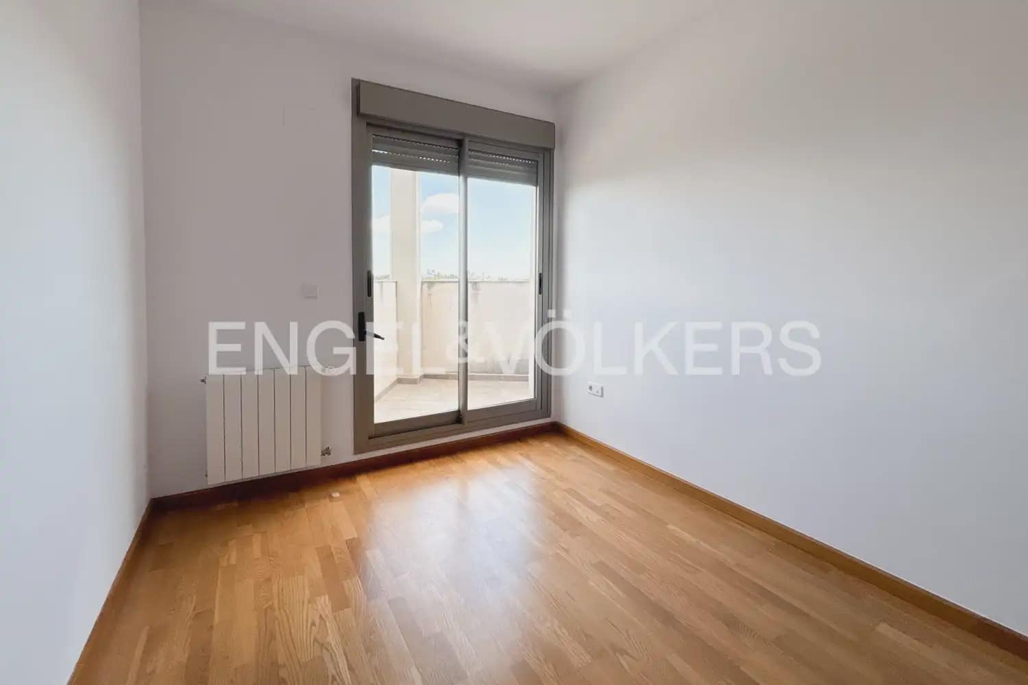3 slaapkamer Rijtjeshuis te huur in Betera met zwembad garage - € 2.300 (Ref: 9898111)