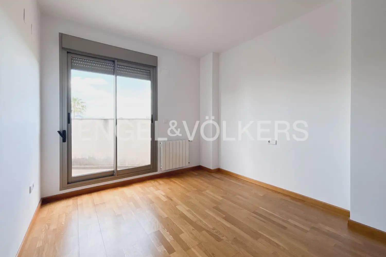 3 slaapkamer Rijtjeshuis te huur in Betera met zwembad garage - € 2.300 (Ref: 9898111)