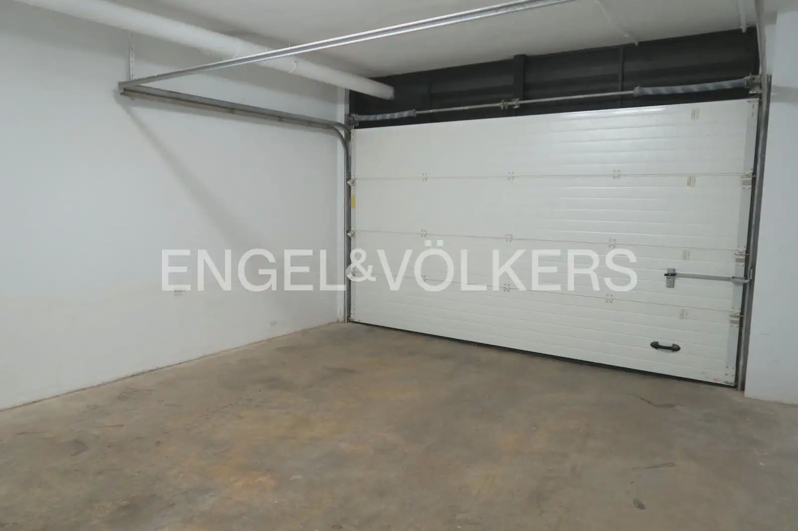 3 slaapkamer Rijtjeshuis te huur in Betera met zwembad garage - € 2.300 (Ref: 9898111)