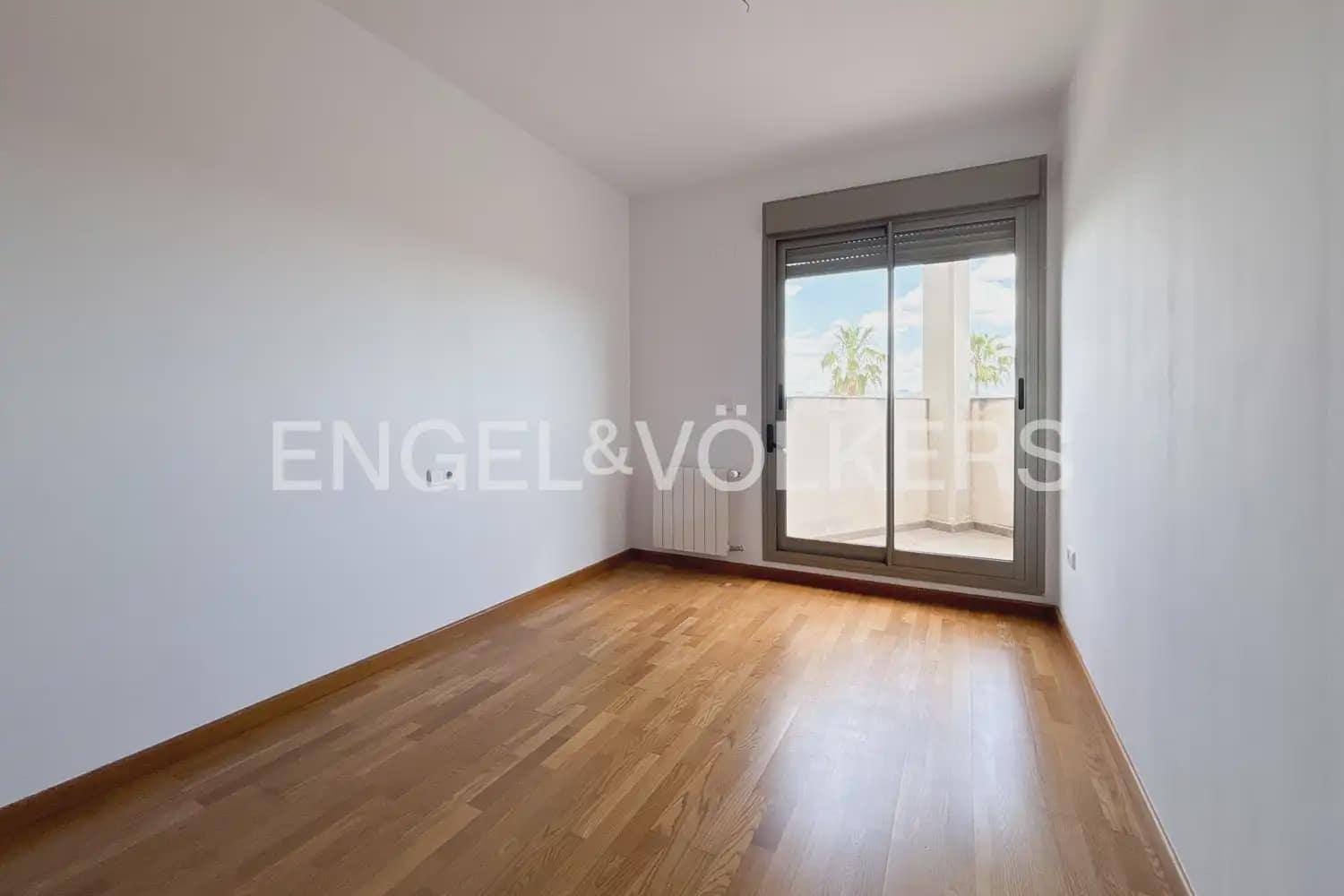 3 slaapkamer Rijtjeshuis te huur in Betera met zwembad garage - € 2.300 (Ref: 9898111)