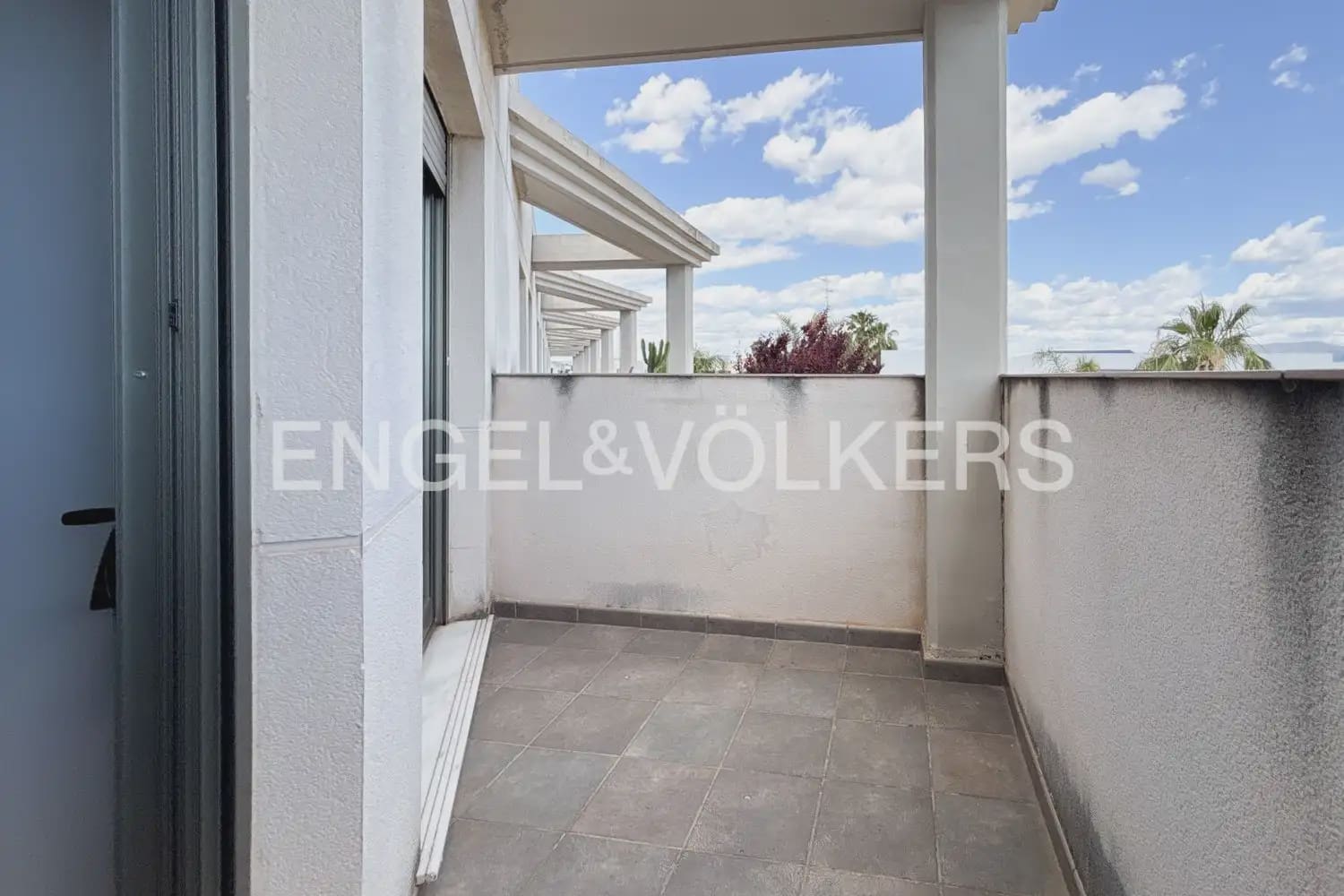 3 slaapkamer Rijtjeshuis te huur in Betera met zwembad garage - € 2.300 (Ref: 9898111)