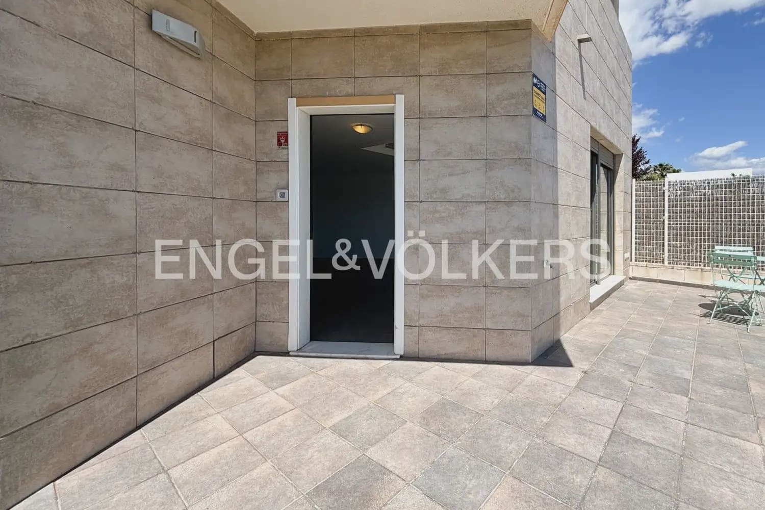 3 slaapkamer Rijtjeshuis te huur in Betera met zwembad garage - € 2.300 (Ref: 9898111)