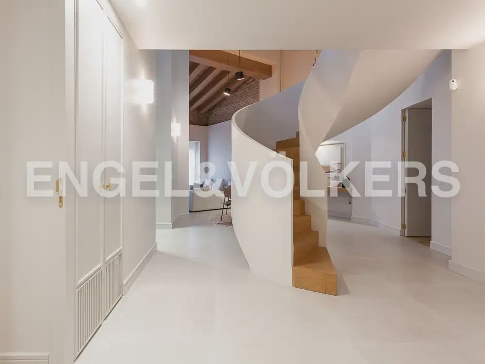 4 slaapkamer Penthouse te huur in Valencia stad - € 10.000 (Ref: 9898113)
