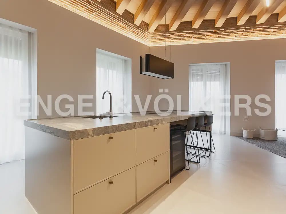 4 slaapkamer Penthouse te huur in Valencia stad - € 10.000 (Ref: 9898113)