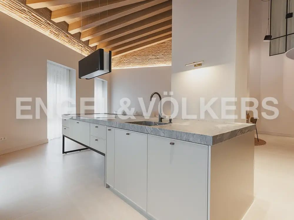 4 slaapkamer Penthouse te huur in Valencia stad - € 10.000 (Ref: 9898113)