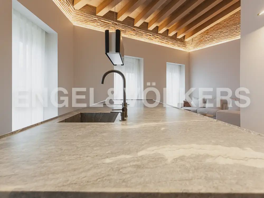 4 slaapkamer Penthouse te huur in Valencia stad - € 10.000 (Ref: 9898113)