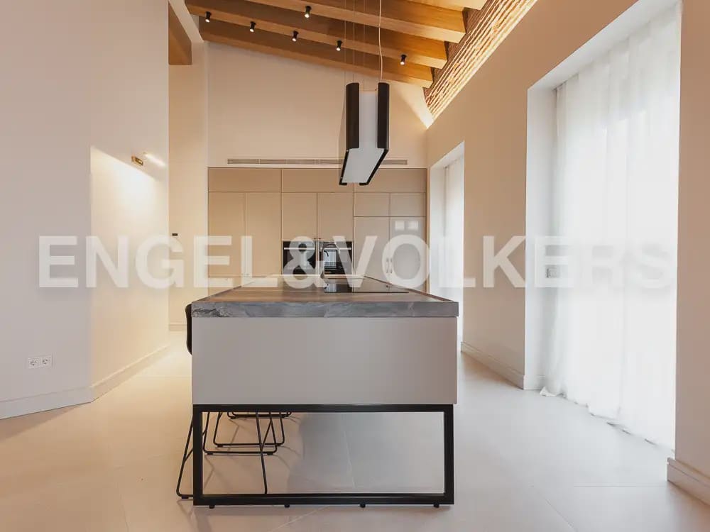 4 slaapkamer Penthouse te huur in Valencia stad - € 10.000 (Ref: 9898113)