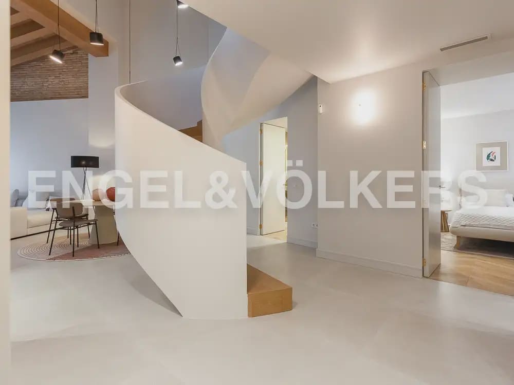 4 slaapkamer Penthouse te huur in Valencia stad - € 10.000 (Ref: 9898113)