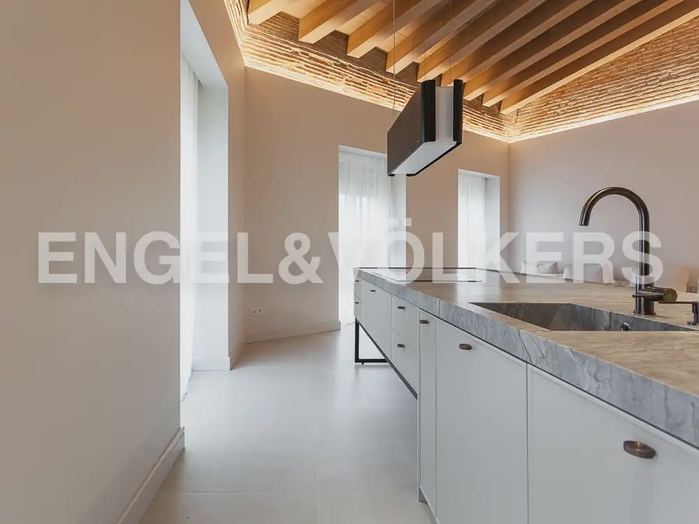 4 slaapkamer Penthouse te huur in Valencia stad - € 10.000 (Ref: 9898113)