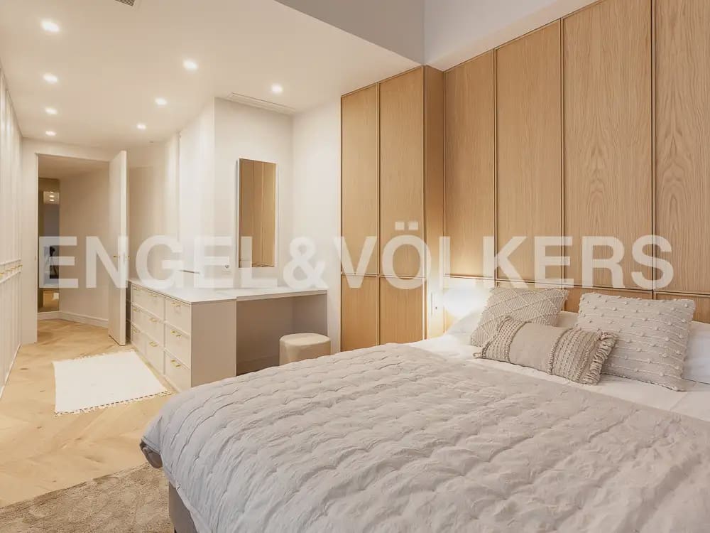 4 slaapkamer Penthouse te huur in Valencia stad - € 10.000 (Ref: 9898113)