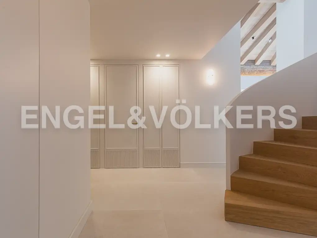 4 slaapkamer Penthouse te huur in Valencia stad - € 10.000 (Ref: 9898113)
