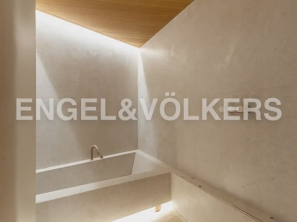 4 slaapkamer Penthouse te huur in Valencia stad - € 10.000 (Ref: 9898113)