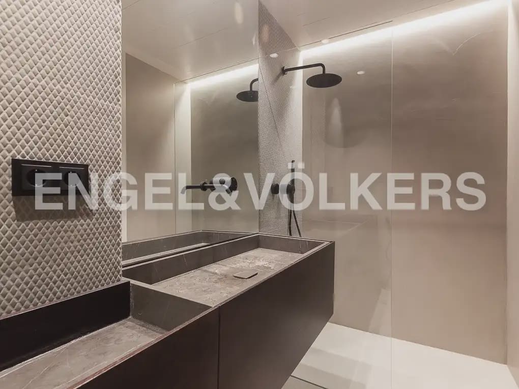 4 slaapkamer Penthouse te huur in Valencia stad - € 10.000 (Ref: 9898113)