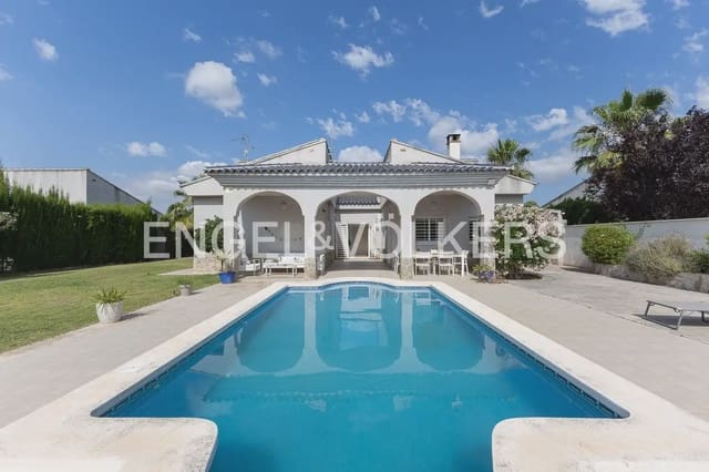 3 bedroom Villa for rent in Olocau with pool garage - € 1,850 (Ref: 9898114)